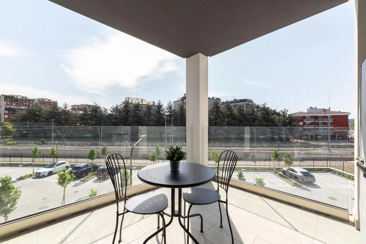 Ferienwohnung Modern Apt With Terrace And Parking! Mailand