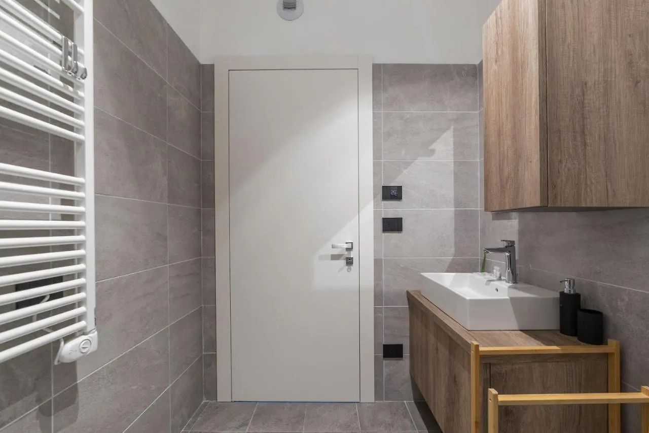 Ferienwohnung Modern Apt With Terrace And Parking! Mailand